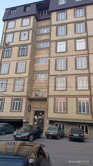 2-к. квартира, 86 м², 1/6 эт.