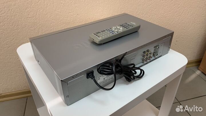 Видеомагнитофон panasonic NV-FJ730 с пультом