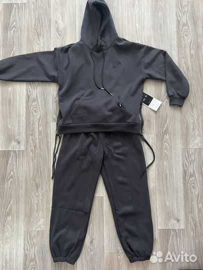 Спортивный костюм женский новый