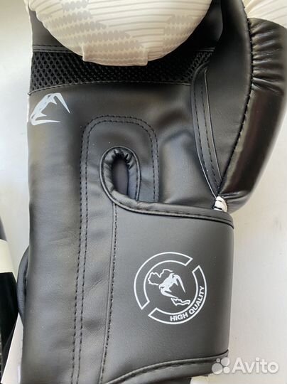 Боксерские перчатки 12 oz venum