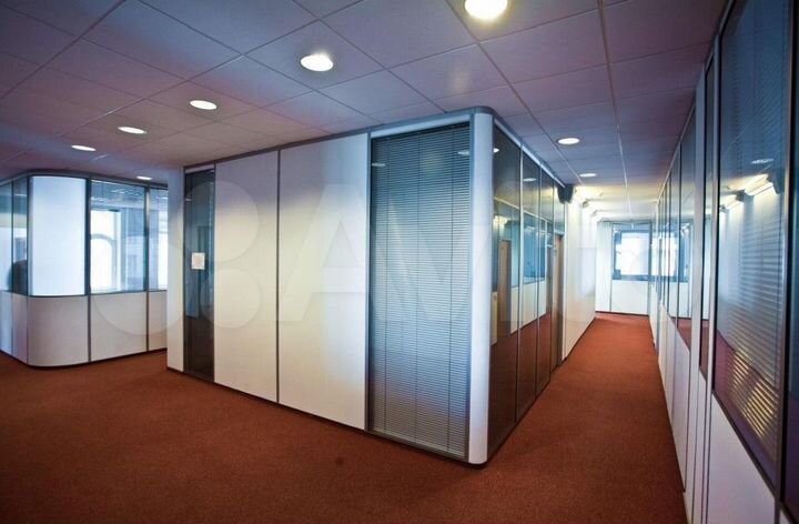 Здание, 3300 м²