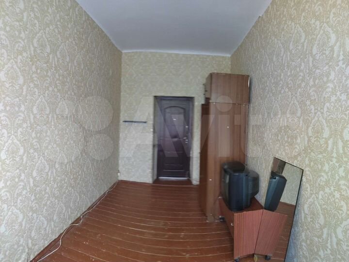 Комната 14 м² в 4-к., 4/4 эт.