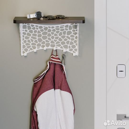 Вешалка ключница металлическая с полкой, белая