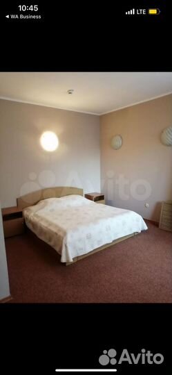 Кровать двуспальная деревянная с матрацем 160х200