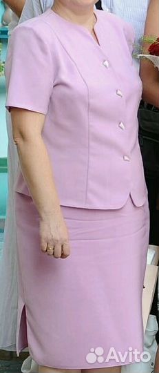 Розовый костюм