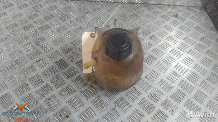 Бачок расширительный Renault Megane рест. 2001