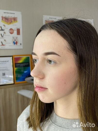 Перманентный макияж бровей