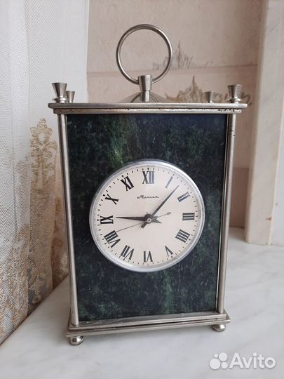 Настольные интерьерные часы 