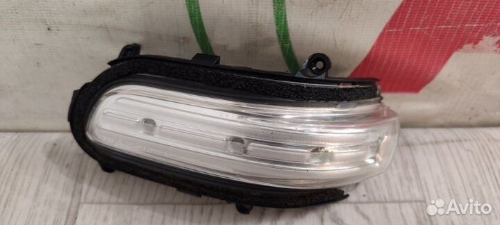 Повторитель в зеркало передний левый Toyota