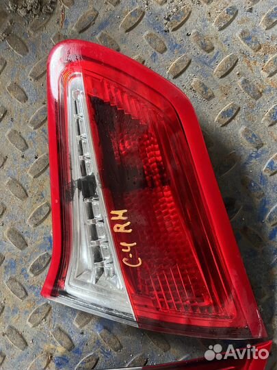 Фонарь задний внутренний правый Citroen C4 B7