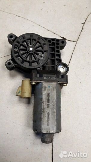 Моторчик стеклоподъемника задний правый