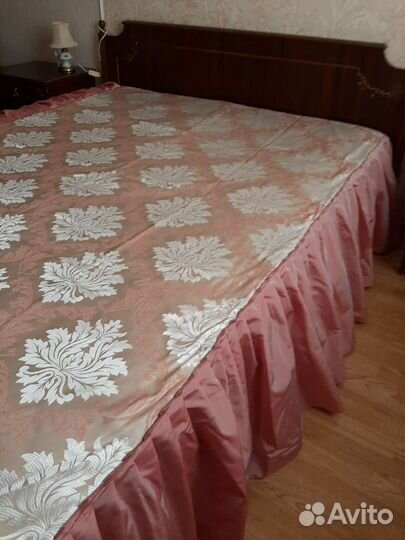 Покрывало на кровать новое