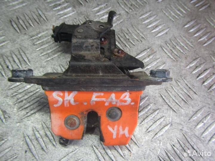 Замок багажника Skoda Fabia (6Y) рест. 2005