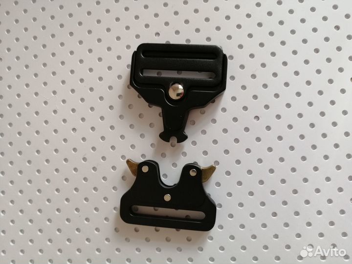 Металлическая пряжка