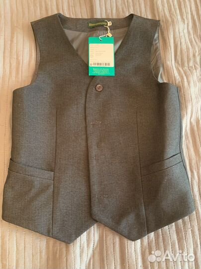 Новый школьный костюм