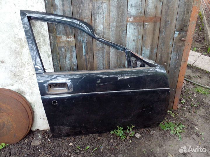 Дверь приора правая передняя