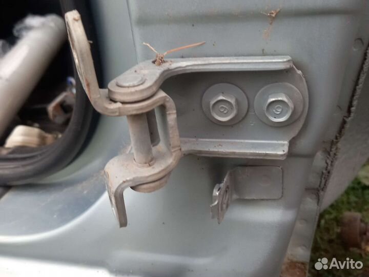 Петля двери nissan almera classic