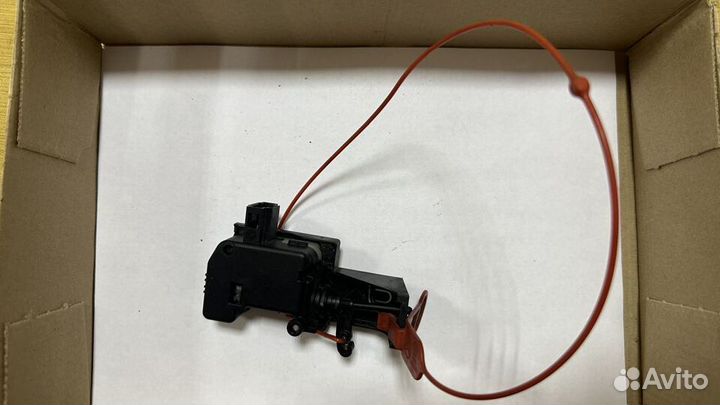 Замок лючка бензобака Mercedes