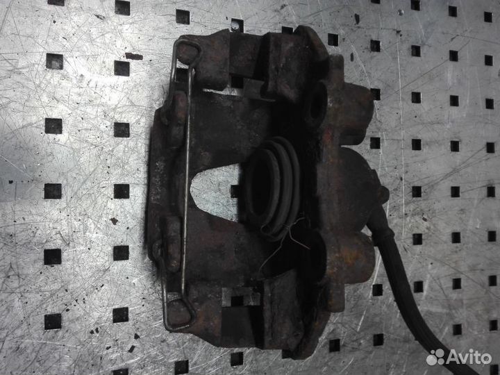 Суппорт передний правый Opel Astra F