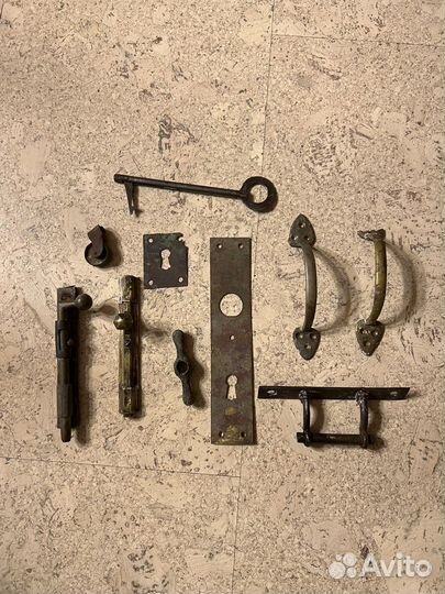 Старинные латунные ручки,задвижка, кран дверные
