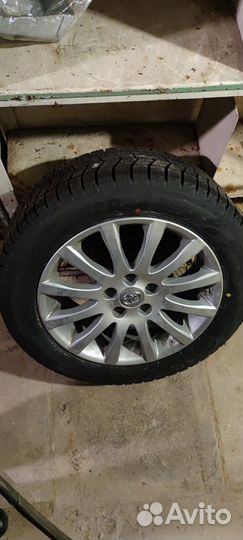 Диски Камри r 17 ориг., шины Yokohama ice guard