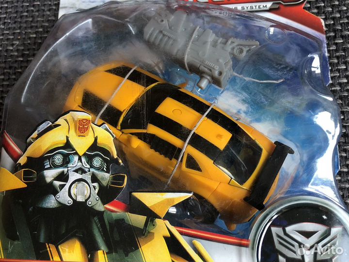 Игрушки трансформеры бамблби