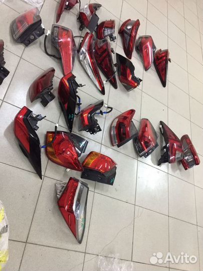 Фара задняя в крыло фонарь Toyota Rav 4 рав 4 ха40