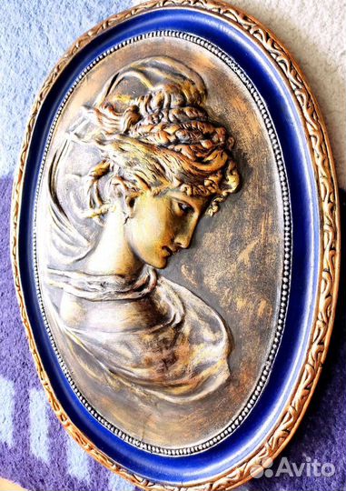 Настенное панно из гипса