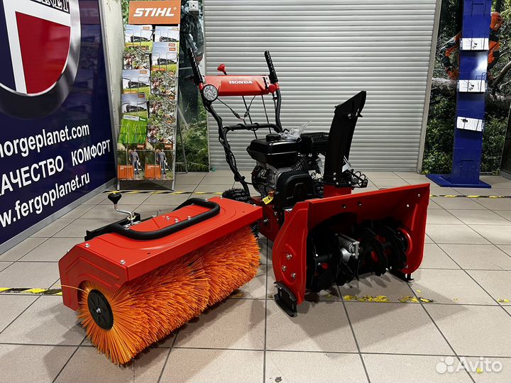 Снегоуборочная машина Honda + Подметальная насадка