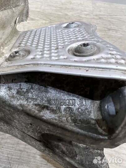 Кронштейн двигателя левый Porsche Macan