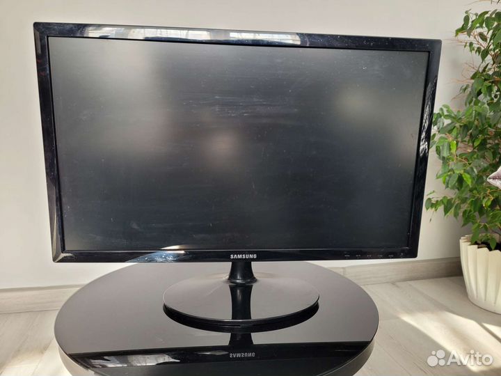 Монитор Samsung