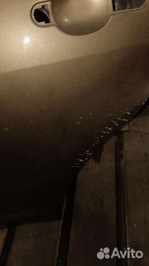 Задняя левая дверь Nissan Tiida