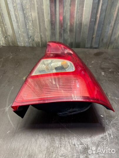 Фонарь заднего хода задний правый Renault Logan