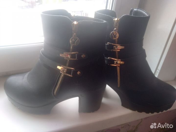 Отдам весенние ботинки