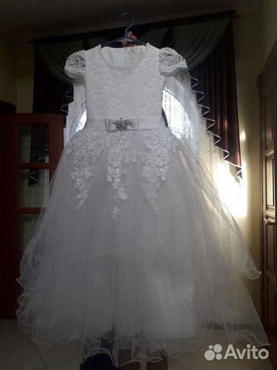 Нарядное платье