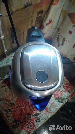 Электро-чайник с подсветкой Polaris