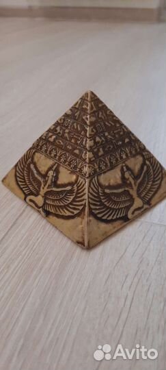 Статуэтки из камня и шкатулки для интерьера