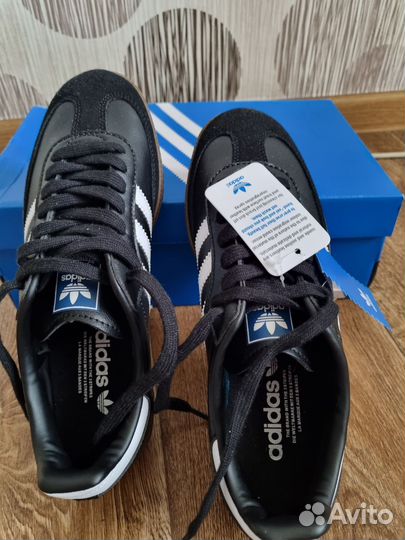 Кроссовки adidas