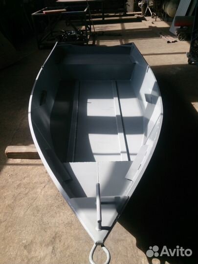Металлическая лодка