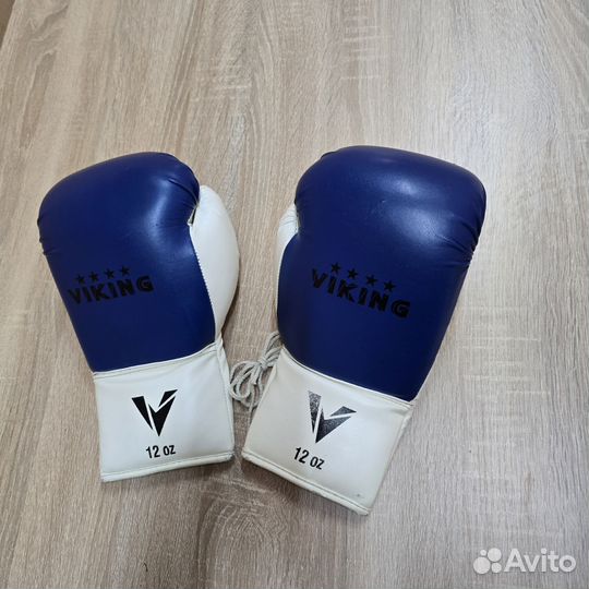 Боксерские перчатки 12 oz Viking