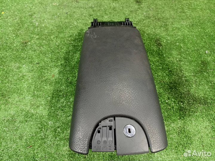 Подлокотник Mercedes-Benz Clk200 W209 M271KE18