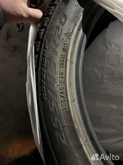 Pirelli Ice Zero 255/45 R20