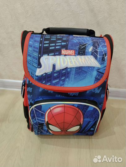 Школьный рюкзак в отличном состоянии