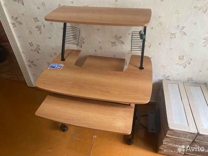 Стол для компьютера