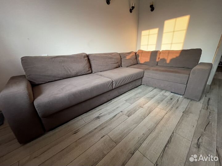 Большой угловой диван