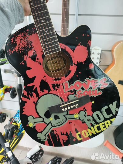 Акустическая гитара