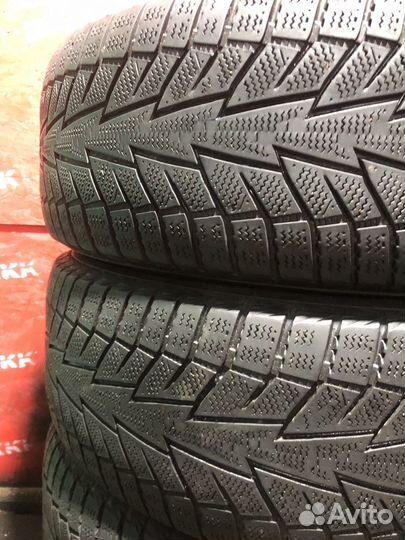 Hankook Winter I'Cept IZ2 215/60 R16