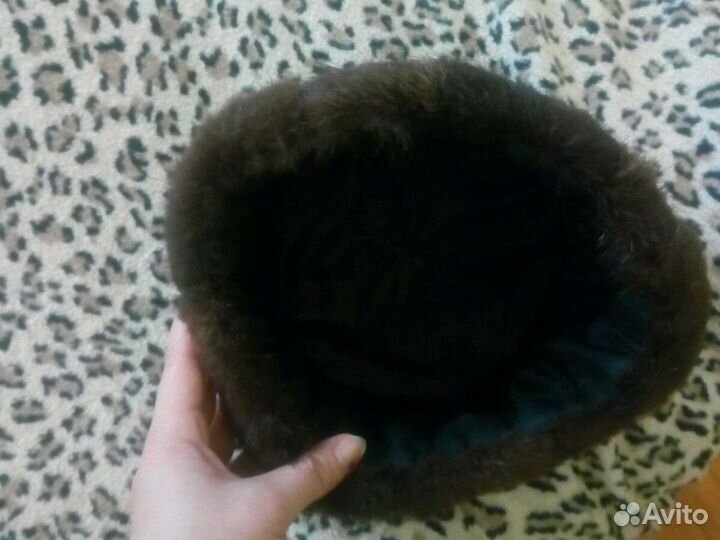 Почти новая шапка 56 см