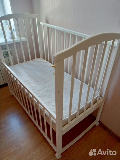 Кроватка для новорожденного