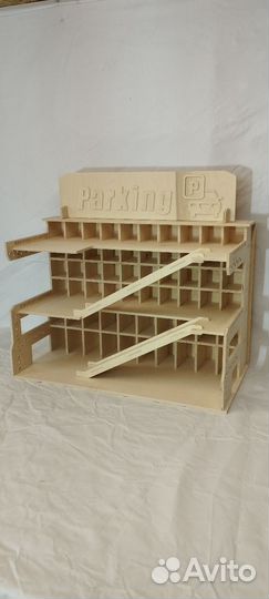 Парковка для машинок, кукольные домики